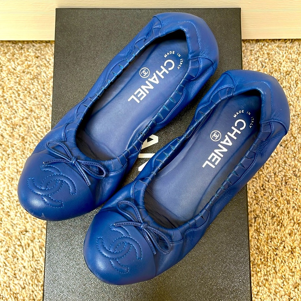 Chanel Classic Captoe Stretch Scrunch Ballerina Ballet Flats Blue Size 38